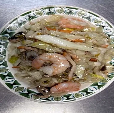 Shrimp chop suey with bean sprouts and vegetables