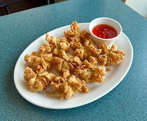 Dry wonton (12 pieces), crispy fried, with sweet and sour sauce